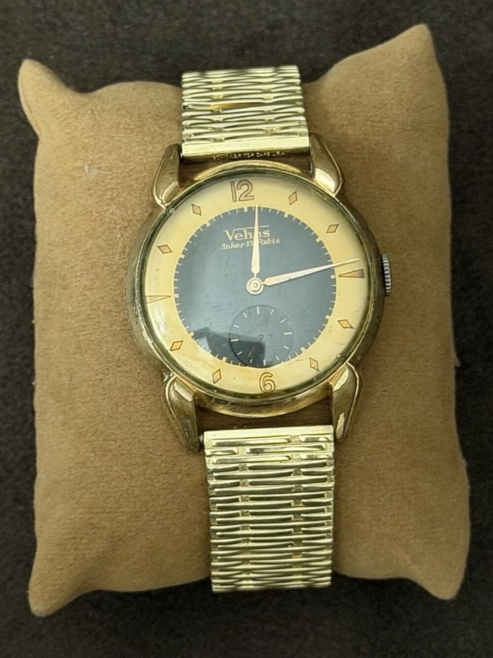 Vehns Anker 15 Rubis Vintage Manual Wind Watch Black/Gold Dial Gold Bracelet